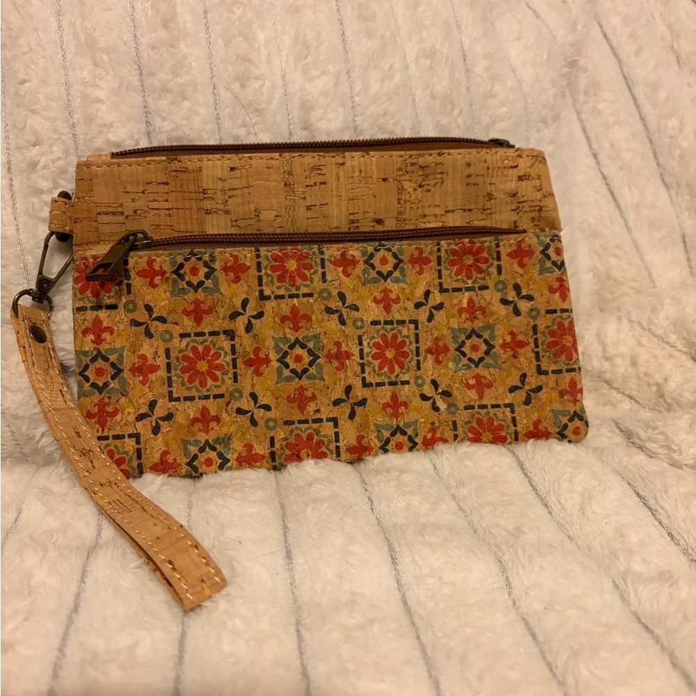 Floral Cork Wristlet Zip Pouch Vegan Eco Friendly Clutch - Picture 1 of 5